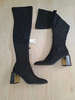 Botas altas Zara negras tacón dorado T37