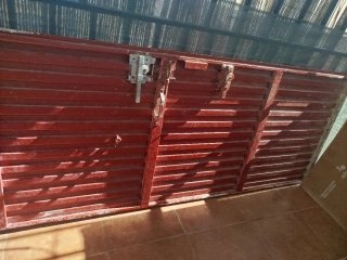 Puerta de Hierro con Cerradura