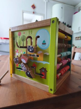 Cubo de Actividades de Madera para Bebés