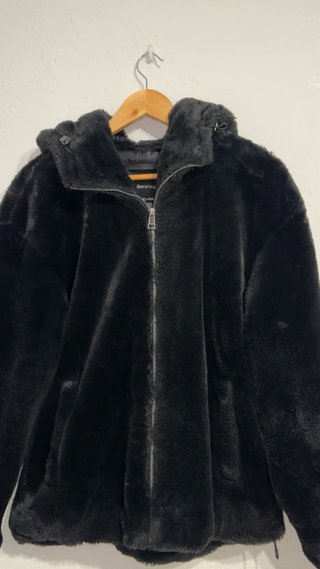 Chaqueta pelo Bershka negra