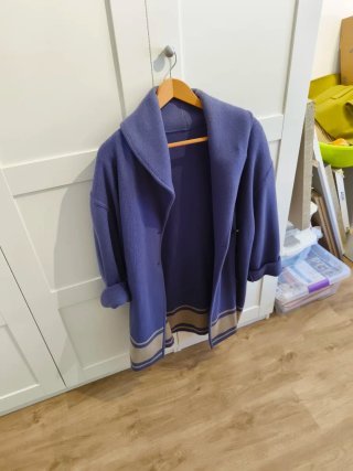 Abrigo de punto azul