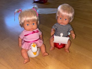 Set de 2 Muñecos Nenuco con Orinal