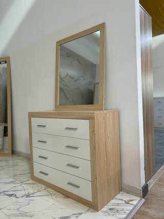 Cómoda 4 Cajones + Espejo Dormitorio.