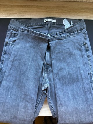 Pantalón vaquero negro Zara