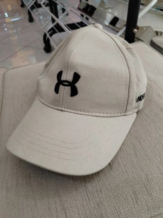 Gorra Under Armour Beige