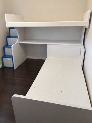 Litera con Escritorio Integrado