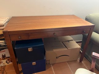Escritorio de madera
