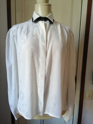 Blusa Vintage Blanca Satinada