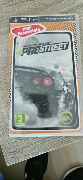Need for Speed ProStreet (PSP)