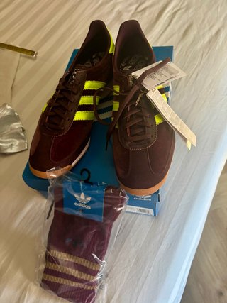 Adidas SL72 y calcetines