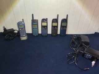 Lote 5 Cellulari Vintage (Alcatel, Ericsson, Moto)