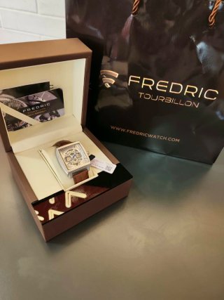 Reloj Frederic Tourbillon con Correa de Cuero