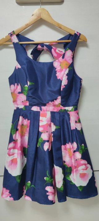 Vestido de fiesta con estampado floral