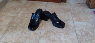 Sandalias Zueco Tacón Stradivarius Negro T40