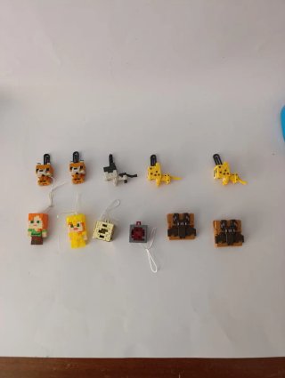 Figuras Minecraft Kinder Joy