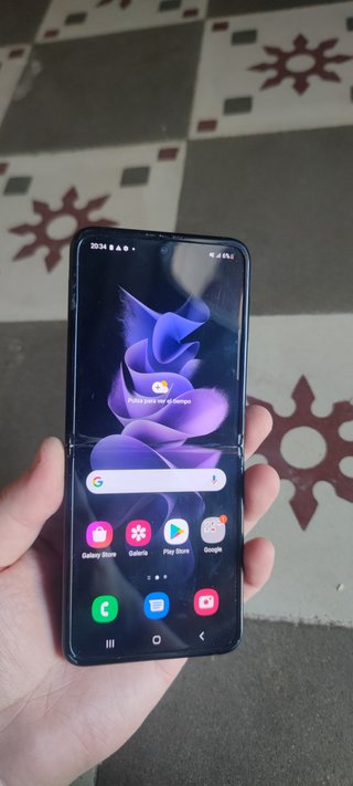 Samsung Galaxy Z Flip3 128, schermo danneggiato NON TRATTABILE