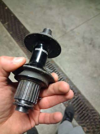 Mozzo posteriore Shimano 30 raggi In ottime condiz