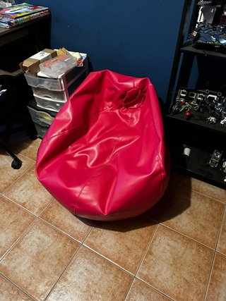 Pouf rosso in similpelle