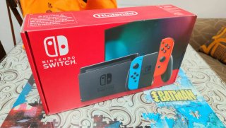 Nintendo Switch con caja