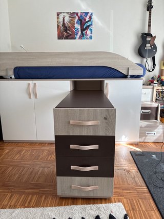Cama alta con almacenaje y escritorio