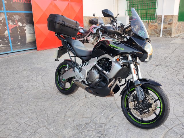 Kawasaki Versys 650 Moto Trail Negra