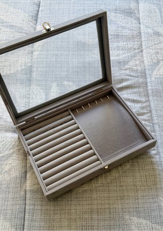 Joyero Gris con Tapa de Cristal (Se pueden pedir 2