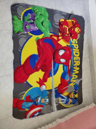 Manta Infantil Spiderman. 140 cm × 105 cm.