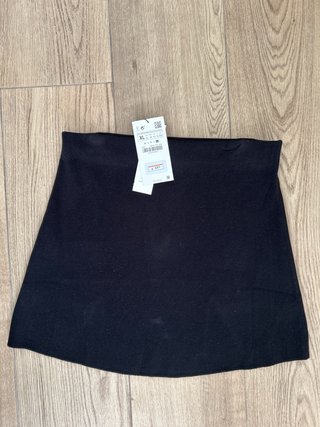 Falda Zara Negra Talla XL con etiquetas