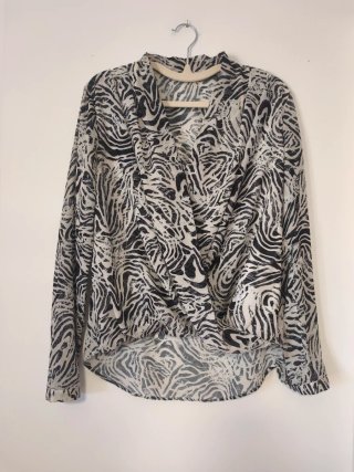 Blusa de gasa H&M estampado de cebra