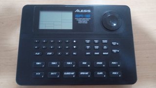 Caja de ritmos Alesis SR-16