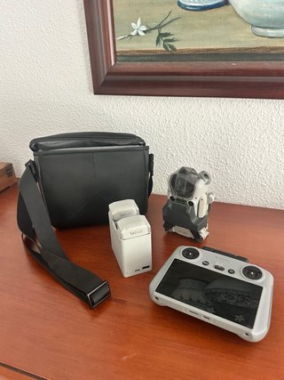 DJI Mini 4 Pro Fly More Combo con RC 2