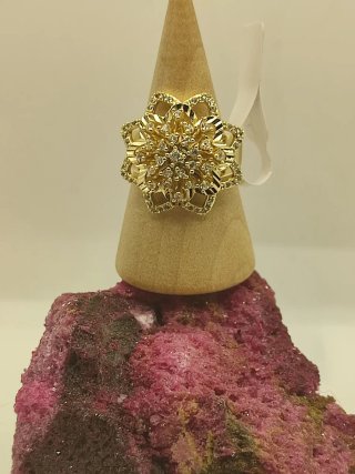 Anillo flor circonitas Xuping laminado oro T6