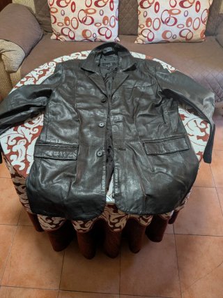 Chaqueta tres cuartos de cuero negro