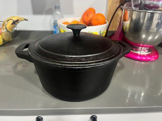Cazuela de Hierro Fundido Negra