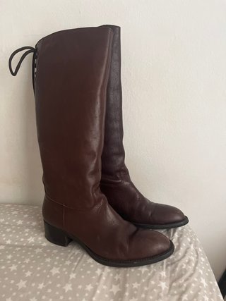 Botas de piel marrones altas