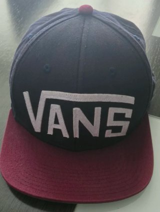 Gorra VANS Negra y Roja