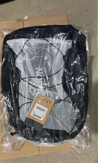 Mochila The North Face Negra y Blanca
