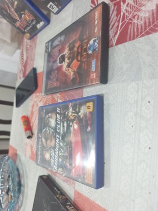 Juegos PS2: Midnight Club II y The House of the De