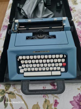 Máquina de escribir Olivetti Studio 46