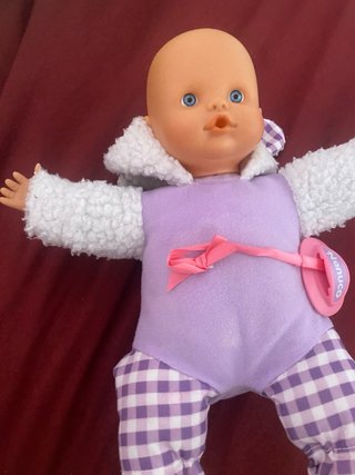 Muñeco Nenuco con ropa de cuadros