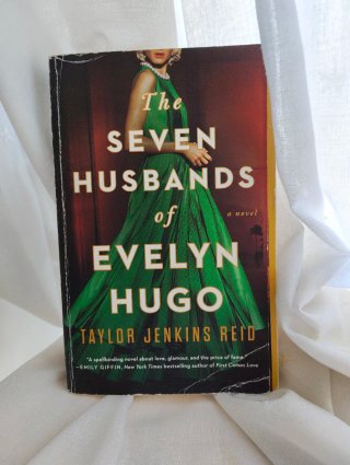 The seven husbands of Evelyn Hugo en inglés