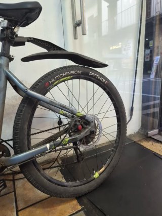 Bicicleta Eléctrica con Frenos de Disco