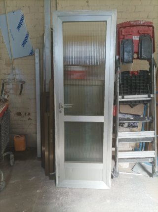 Puerta de Aluminio con Cerradura