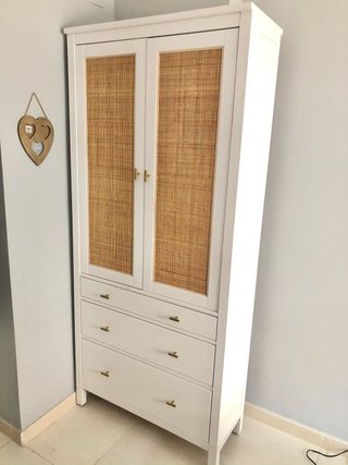 Vitrina IKEA Hemnes Madera y Ratán