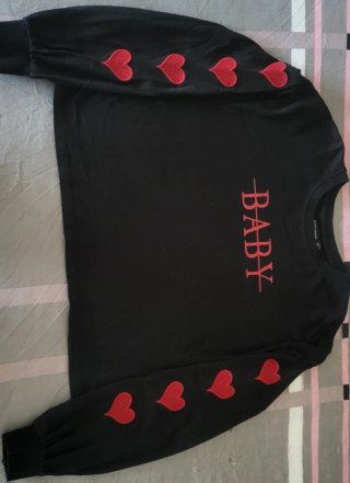 Camiseta BABY negra con corazones rojos Talla XS
