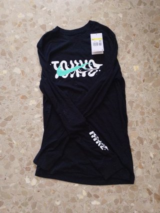 Camiseta manga larga nike swoosh