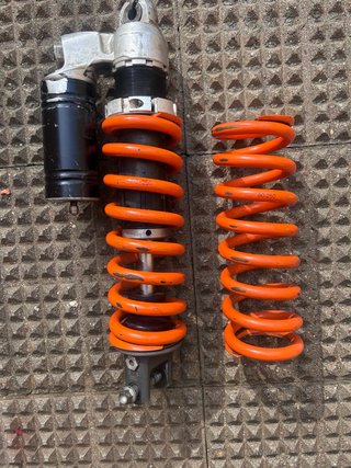 Amortiguador KTM 525 EXC 2007 con 2 muelles .