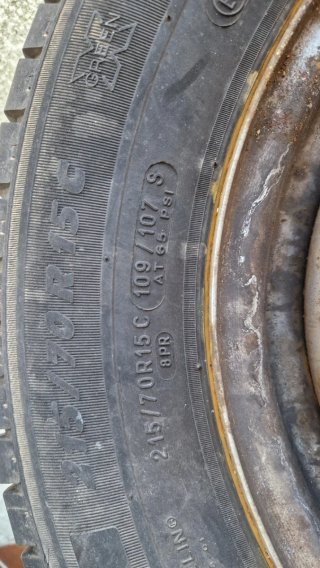 Llantas y Neumáticos 215/70R15C 109/107S 8PR