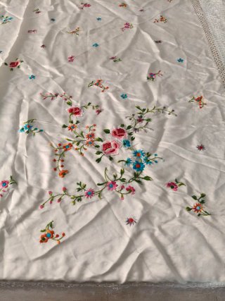 Mantón de Manila Bordado