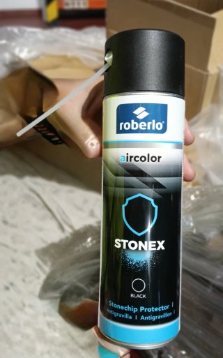 4 botes de Roberlo Aircolor Stonex Negro Antigravi